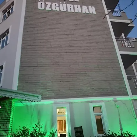 Oezguerhan ホテル シダ