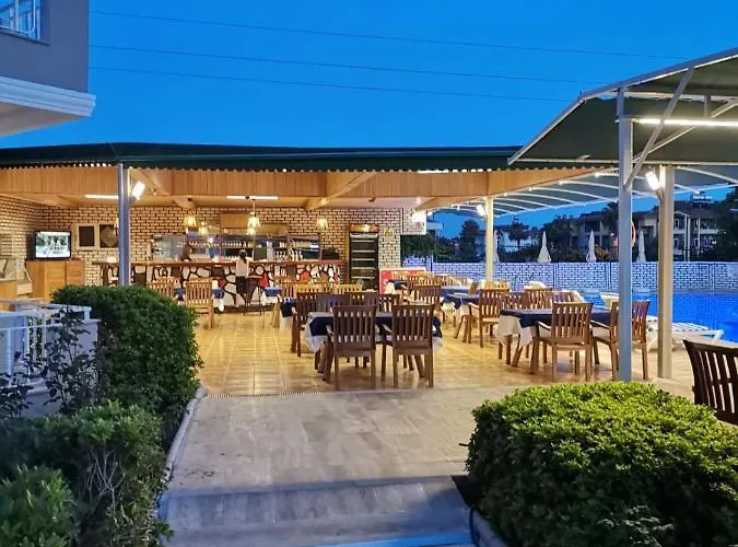 Hotel Oezguerhan 3*