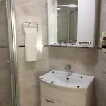 Oezguerhan Side