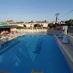 Oezguerhan Hotell Side