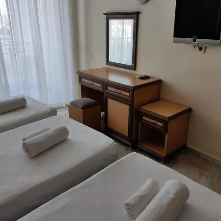 Oezguerhan Szálloda 3*